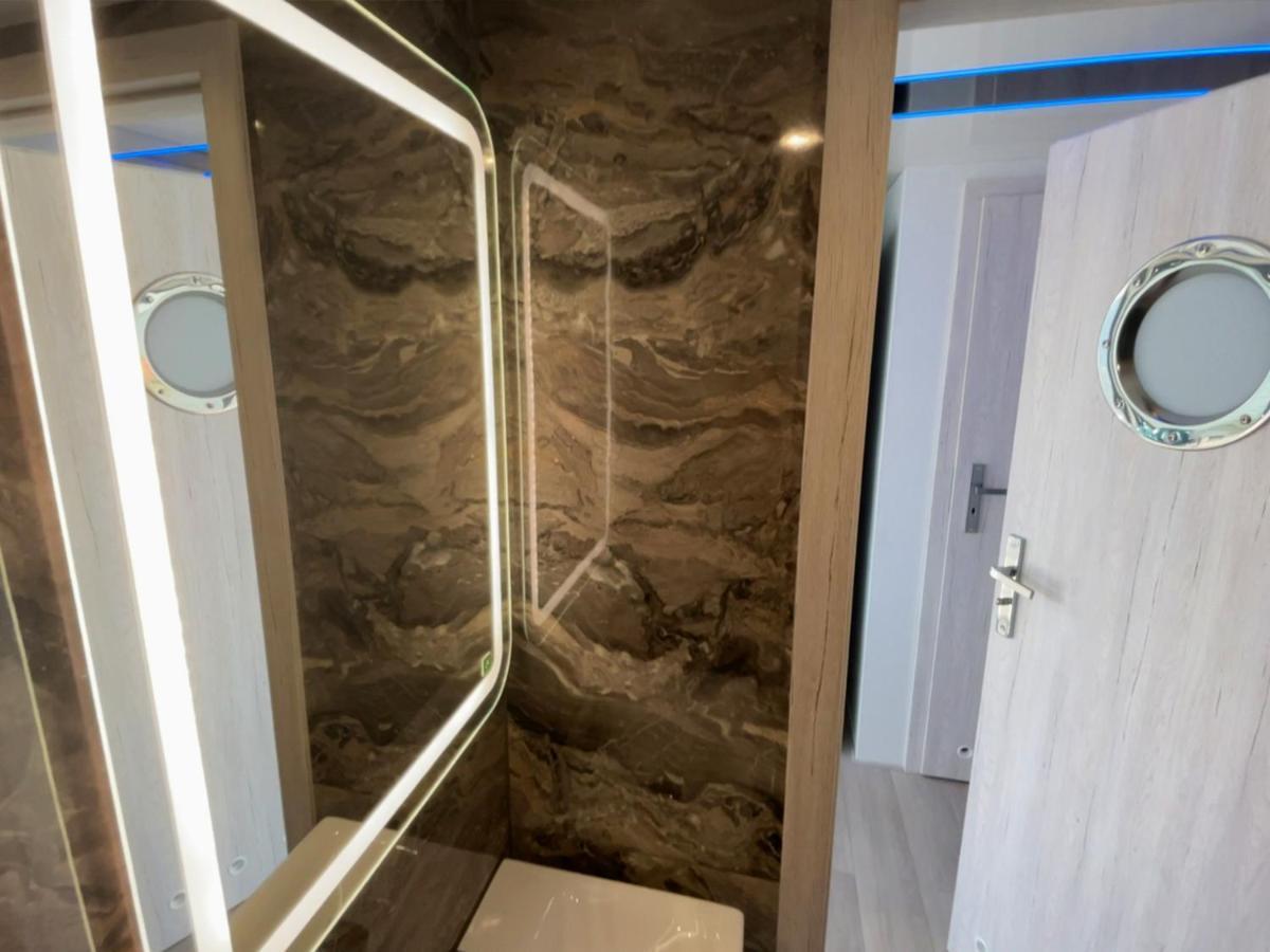 Boathousing - Apartament Na Wodzie, Dom Plywajacy, Lodz, Luksusowy Apartament Мишлібуж Екстер'єр фото